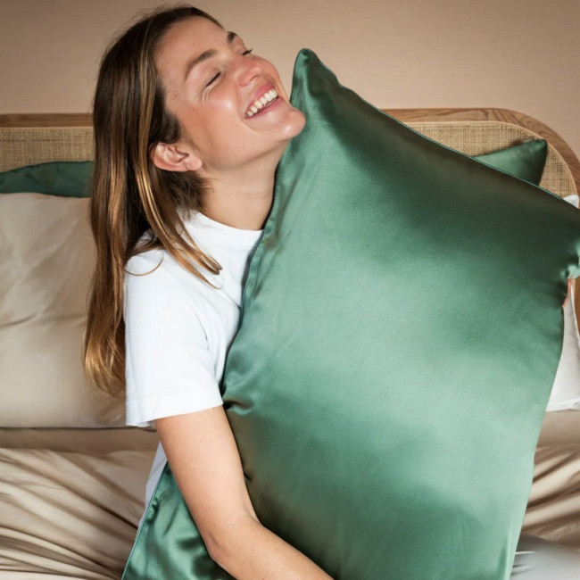 Taie d'Oreiller en Soie 51 x 76 cm Vert Sauge, Emily's Pillow