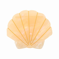 Pince à Cheveux Coquillage, Derrière la porte