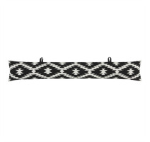Bas de porte Ethnic, Derrière la porte