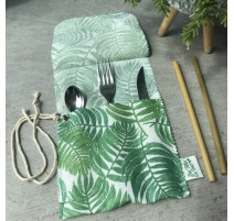 Etui à couverts, Des Filles en Vert