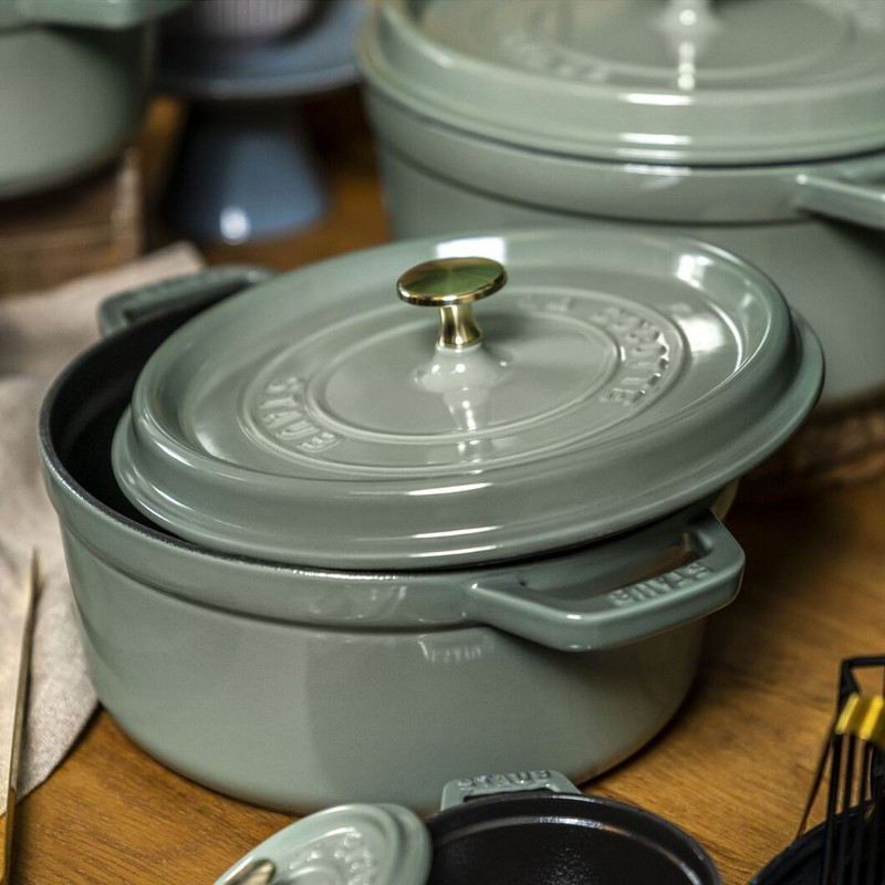 Cuisinox - Volcan - Cocotte ronde 24cm fonte de fer émaillée noire avec