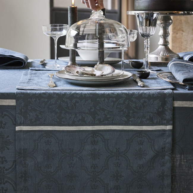 Chemin de table Armoiries Lin Céruléen, Le Jacquard Français