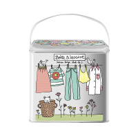 Boîte à Lessive, Derrière la porte